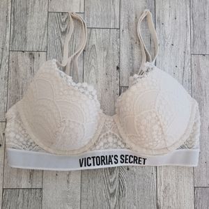 Victoria's Secret Ivory Lace Convertible Bra 32B
